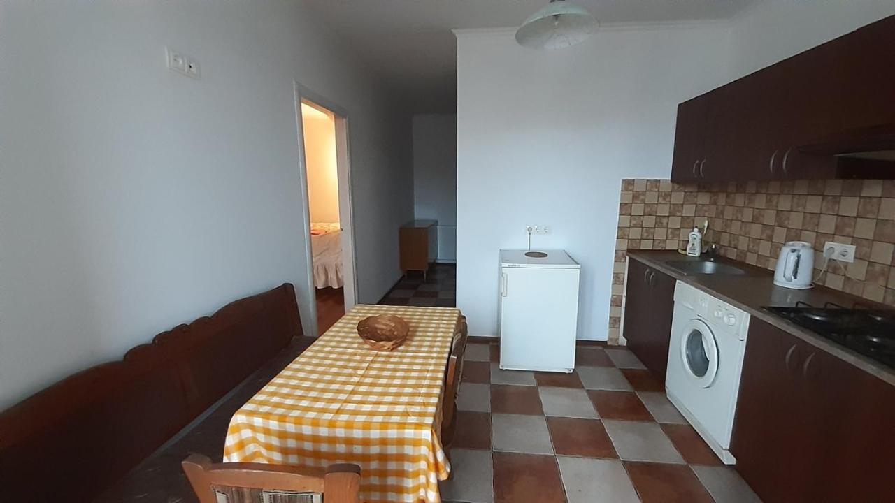 Apartment Na Saharova イヴァーノ＝フランキーウシク エクステリア 写真