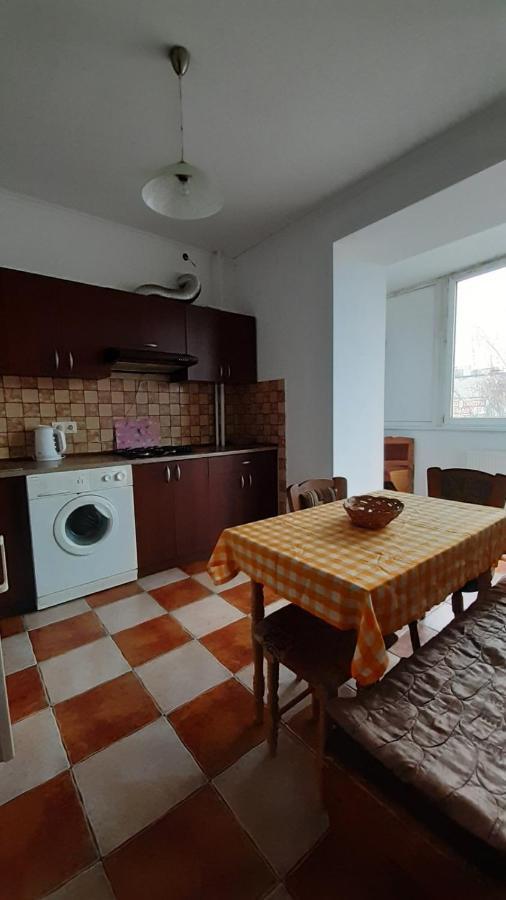 Apartment Na Saharova イヴァーノ＝フランキーウシク エクステリア 写真