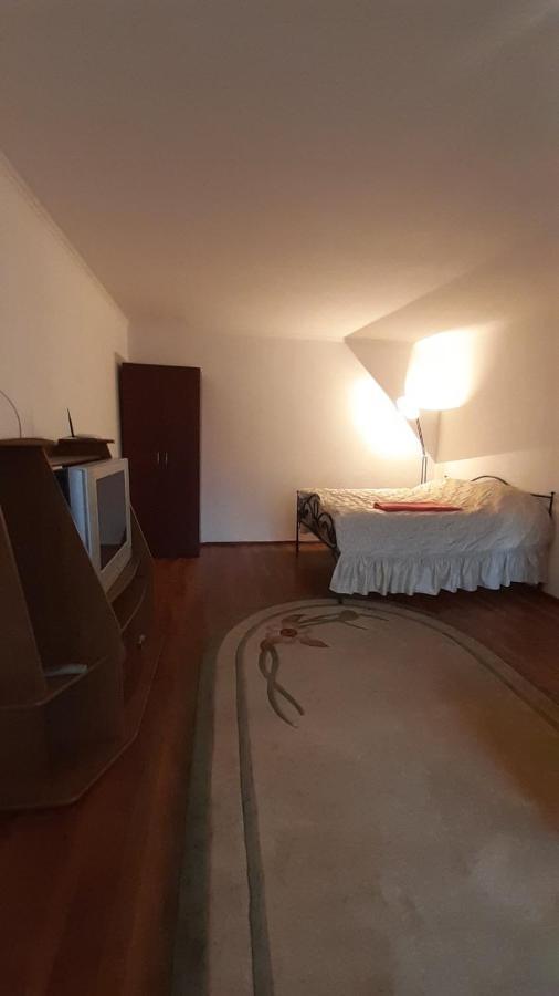 Apartment Na Saharova イヴァーノ＝フランキーウシク エクステリア 写真